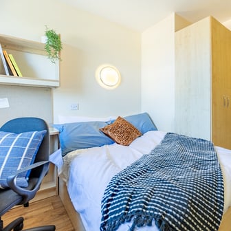 Silver En Suite - Image 3